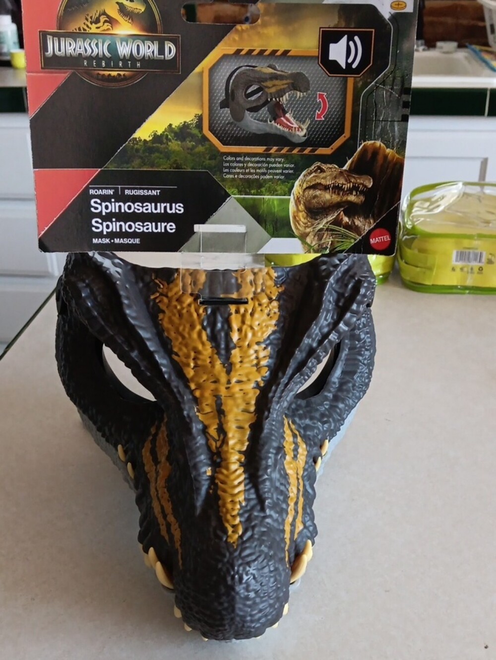 Jurassic World Spinosaurus Mask Makes Roaring Noise.